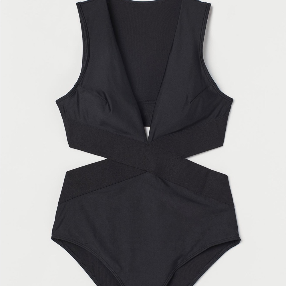 H&M black cut out one piece swimsuit